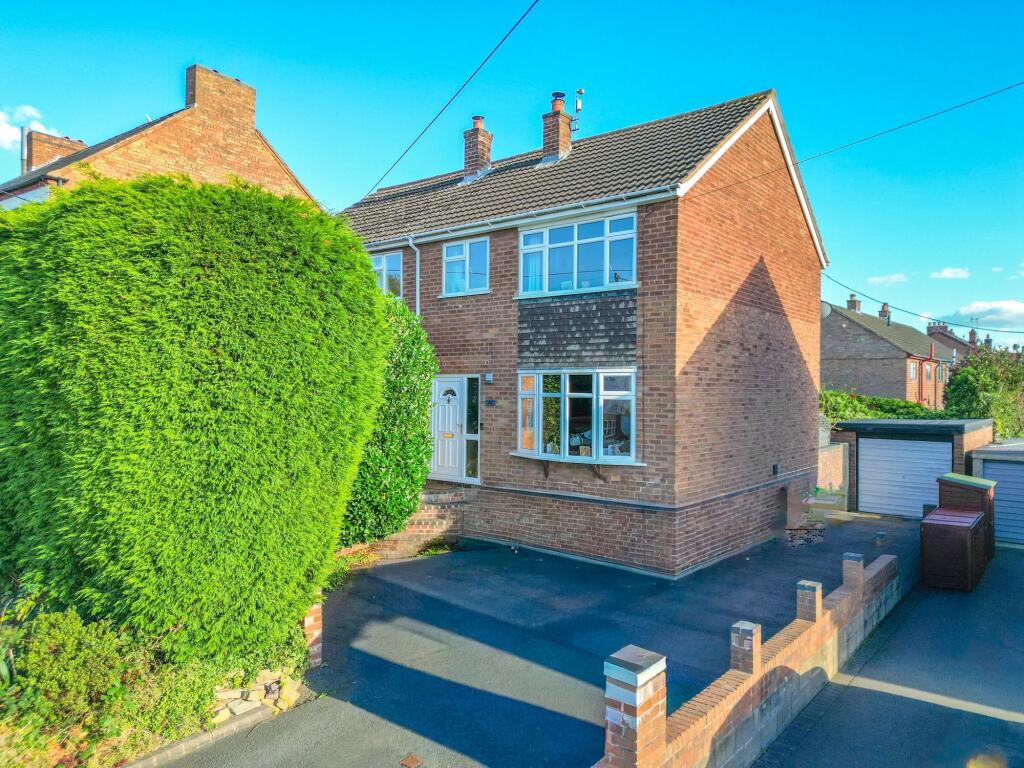 3-bed semi-detached on Keys Hill, Baddesley Ensor, CV9, £270,000