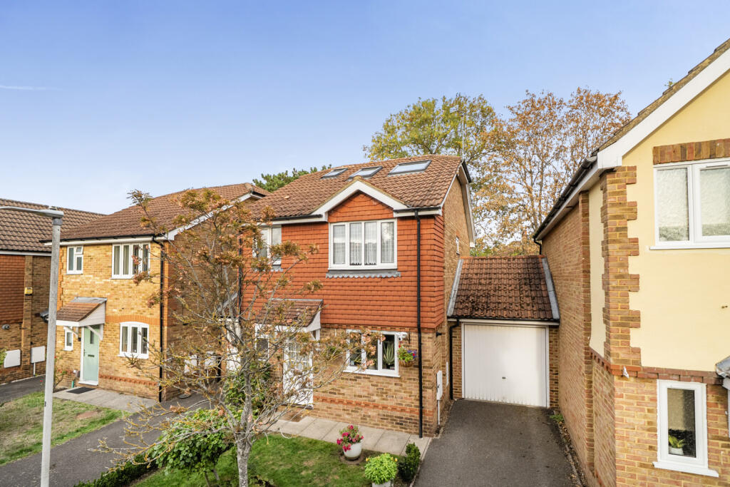 Main image of property: Ivybridge Close, Uxbridge