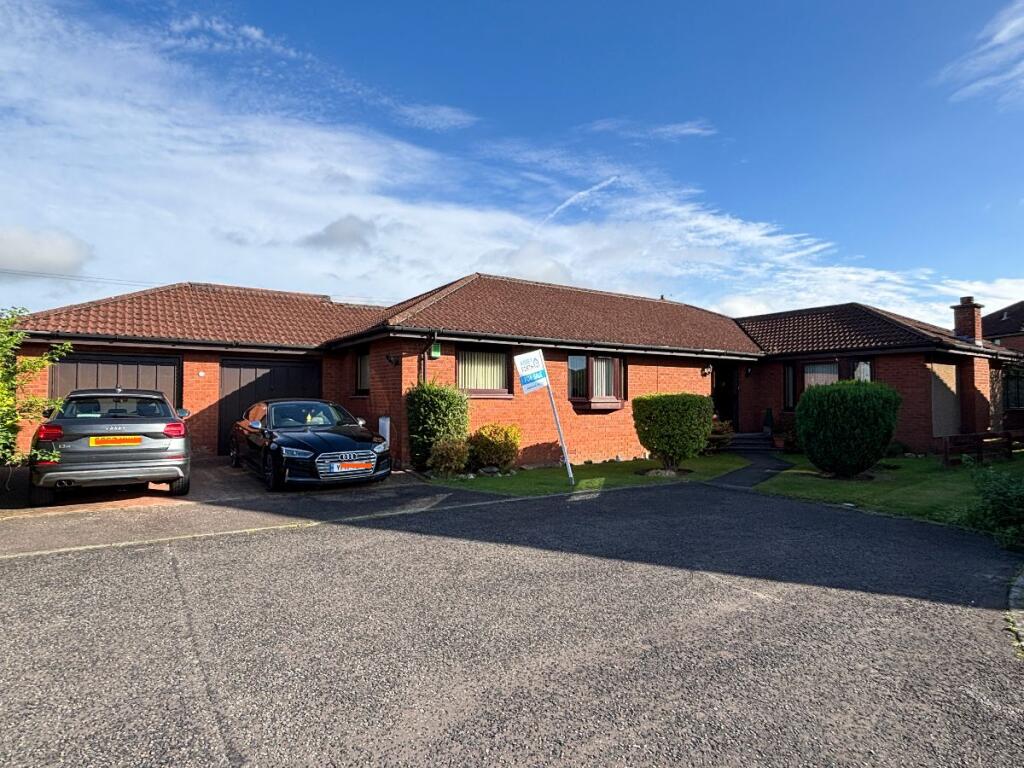 Main image of property: 27 The Latch, Cairneyhill, Dunfermline