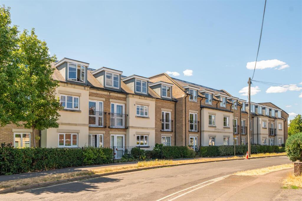 Main image of property: Linden Lodge, Bicester, Oxford, Oxfordshire
