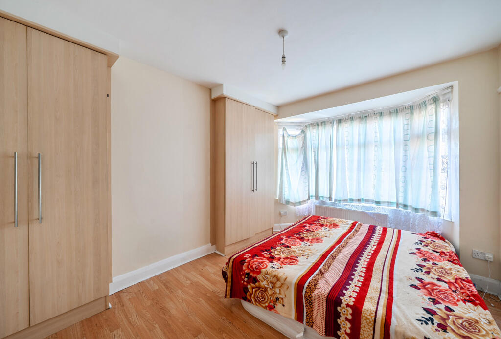 House in London, Kingsbury - More