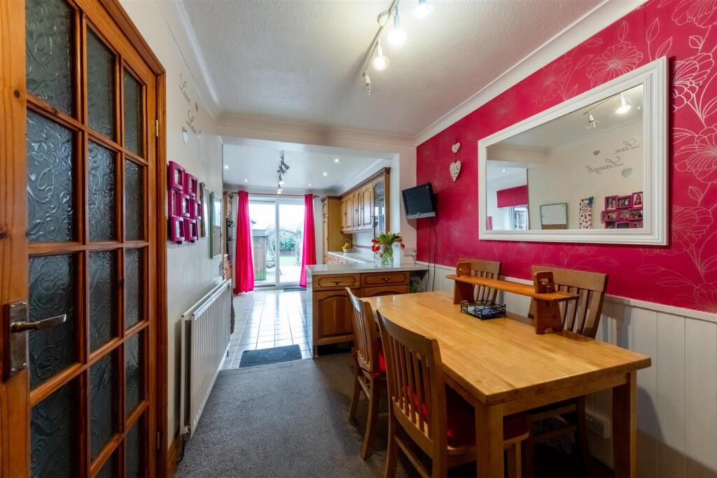 Chester Road, Hartford, Northwich photo 3