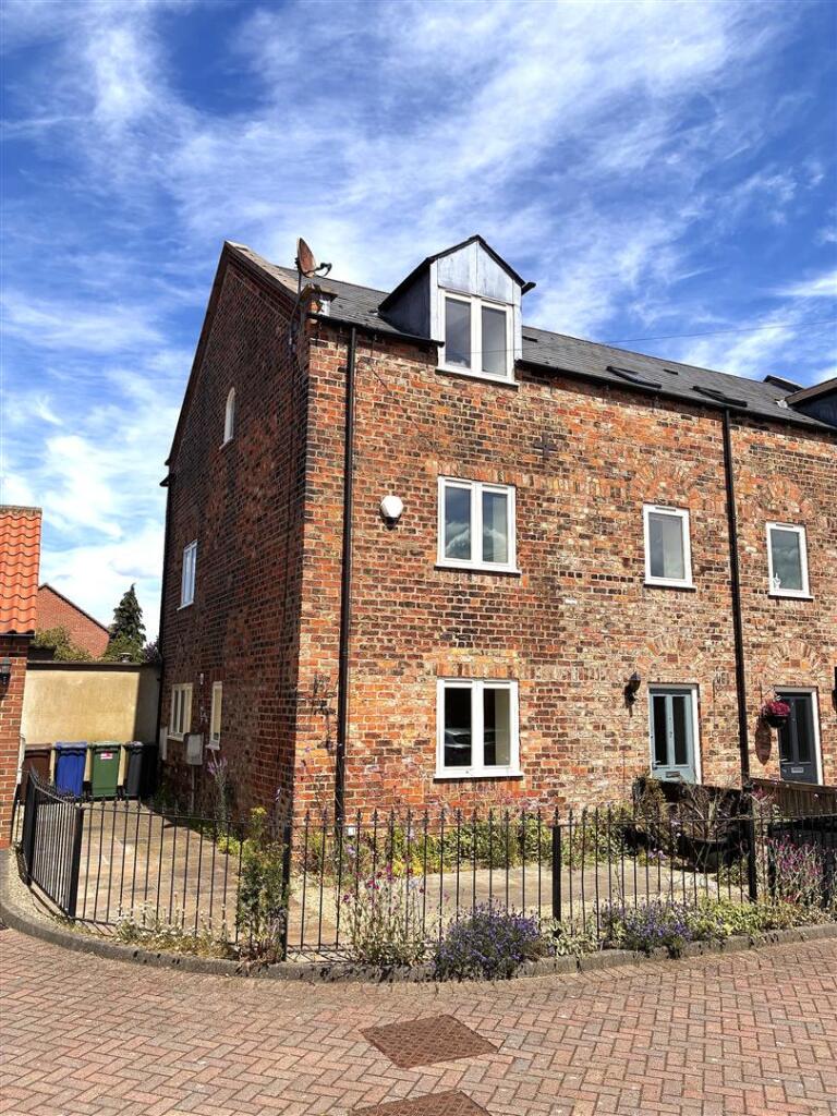 Main image of property: Old Chapel, Cliffe