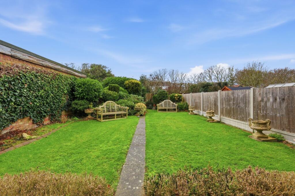 Stoney Hills, Ramsden Heath, CM11 photo 4