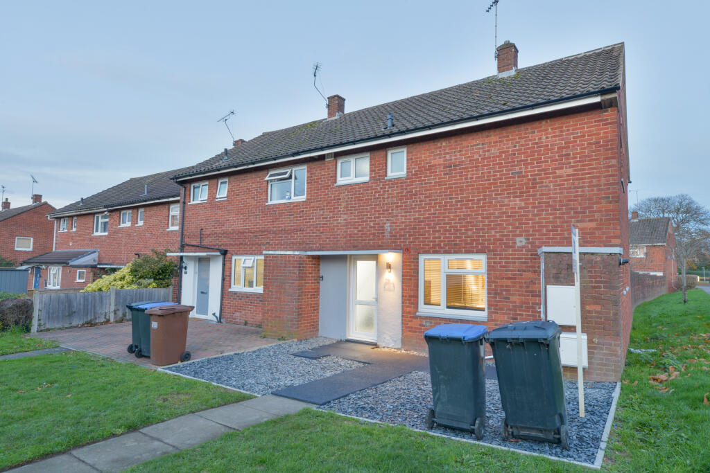 House in Hatfield, Roe Green - View 3