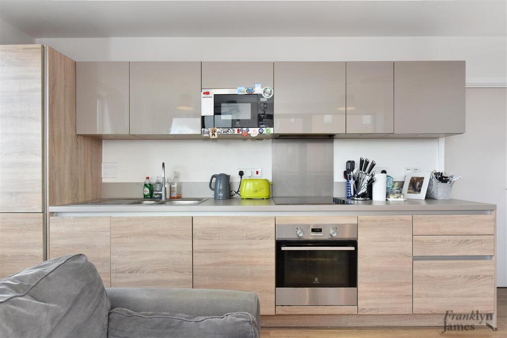50 Hammersley Road, London - View 3