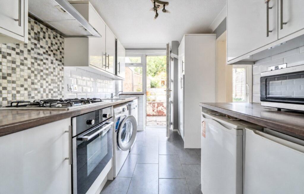 House in Slough - View 4