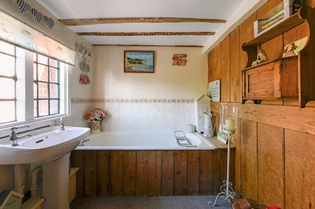 House in Ashford, Tutt Hill, Westwell - More