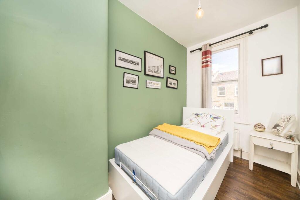 House in London - View 5