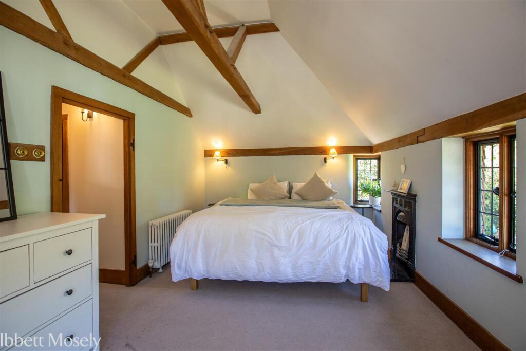 House in Swanley, Kevingtown, St Mary Cray - More