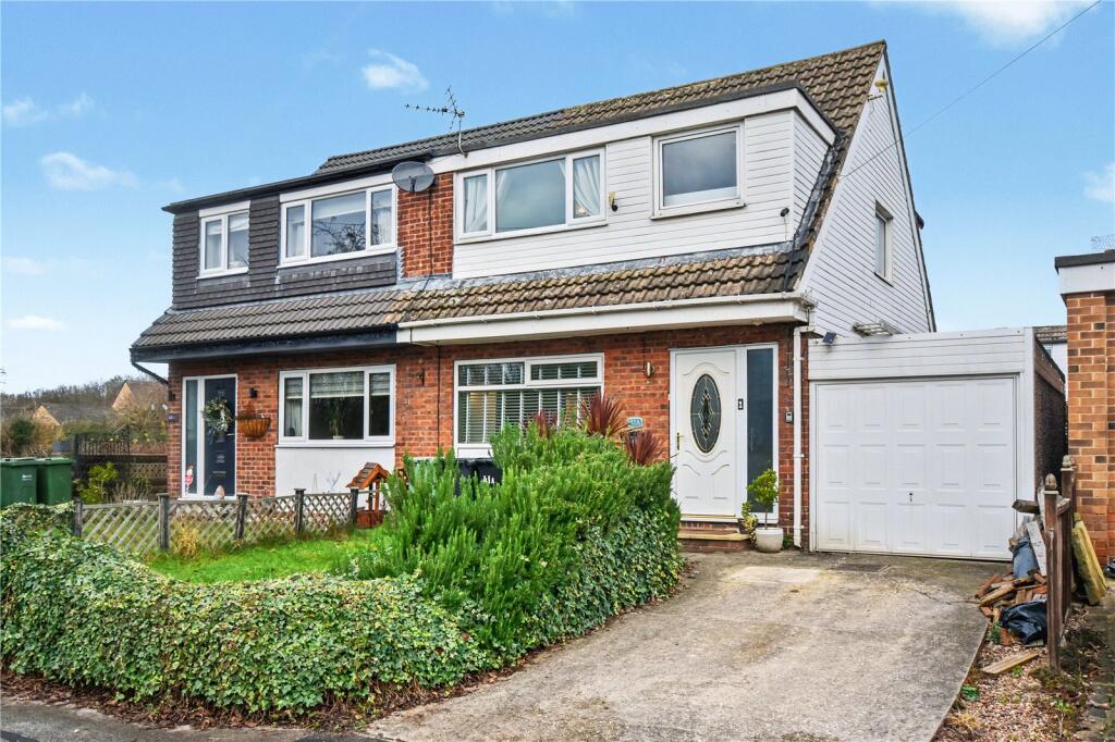 3-bed semi-detached on King Edward Avenue, Allerton Bywater, Castleford, West Yorkshire, £260,000