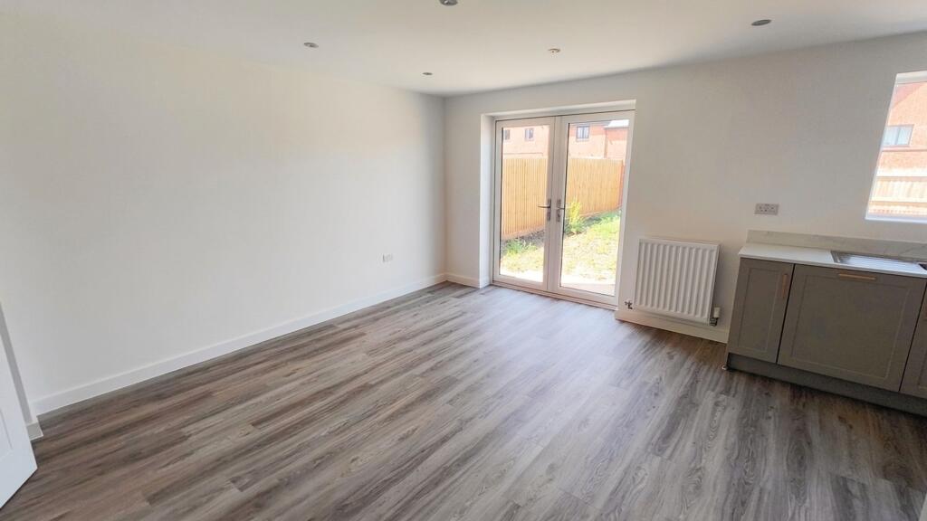 Cleve Wood Road, Thornbury, BS35 photo 3