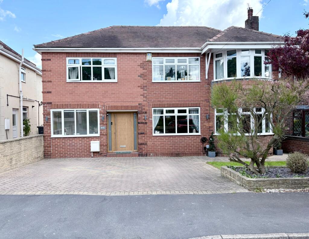 Main image of property: Park Avenue, Sprotbrough, DN5