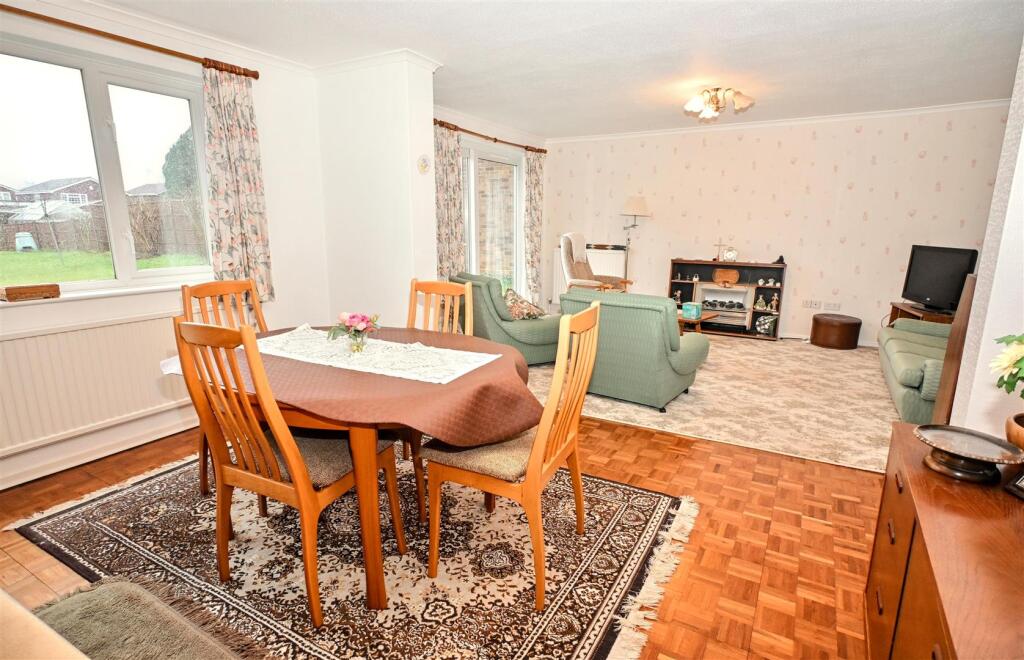 House in Basingstoke and Deane, Kempshott - View 5