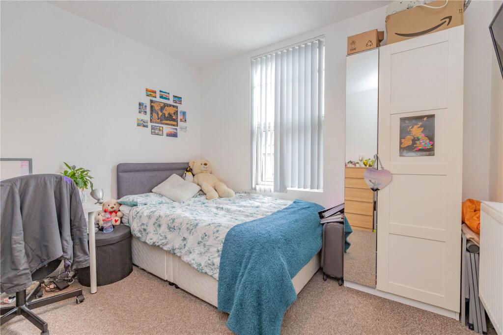 6 bedroom house for rent