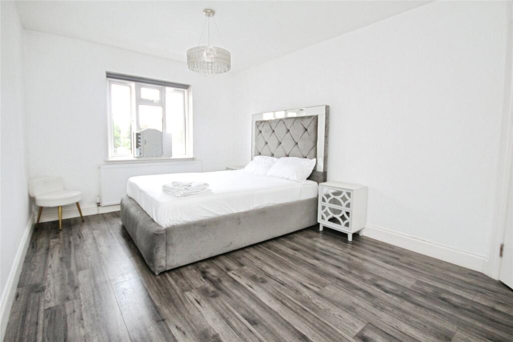 Apartment in Romford, Chadwell Heath - View 4