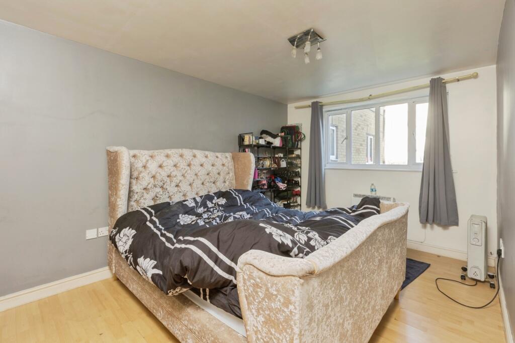Apartment in Gravesham, Northfleet - View 6
