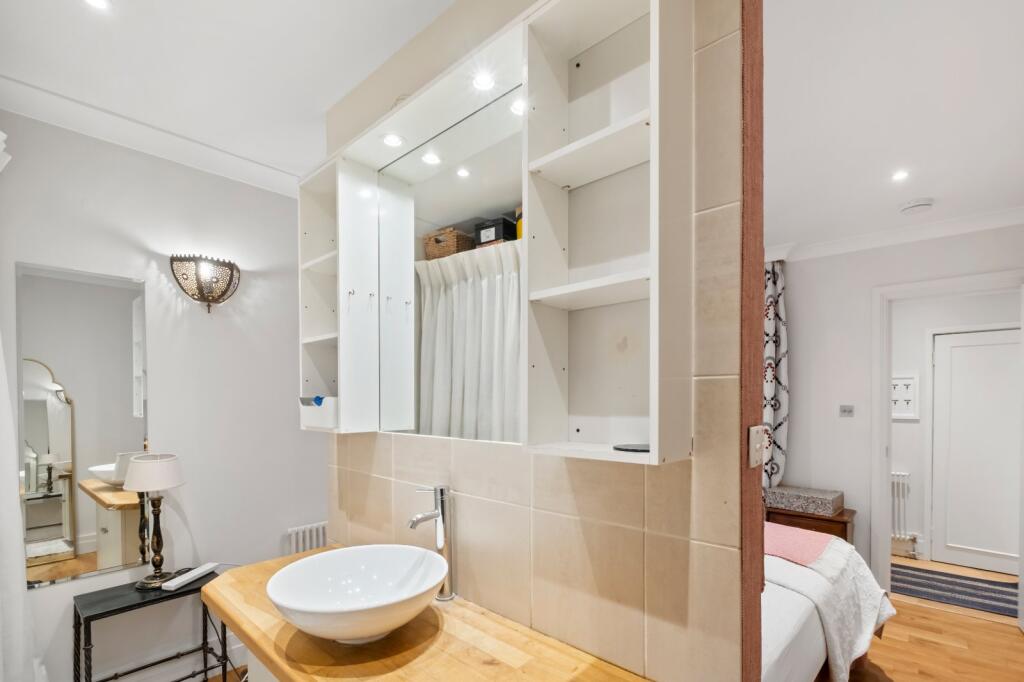 4 bedroom mews property for rent