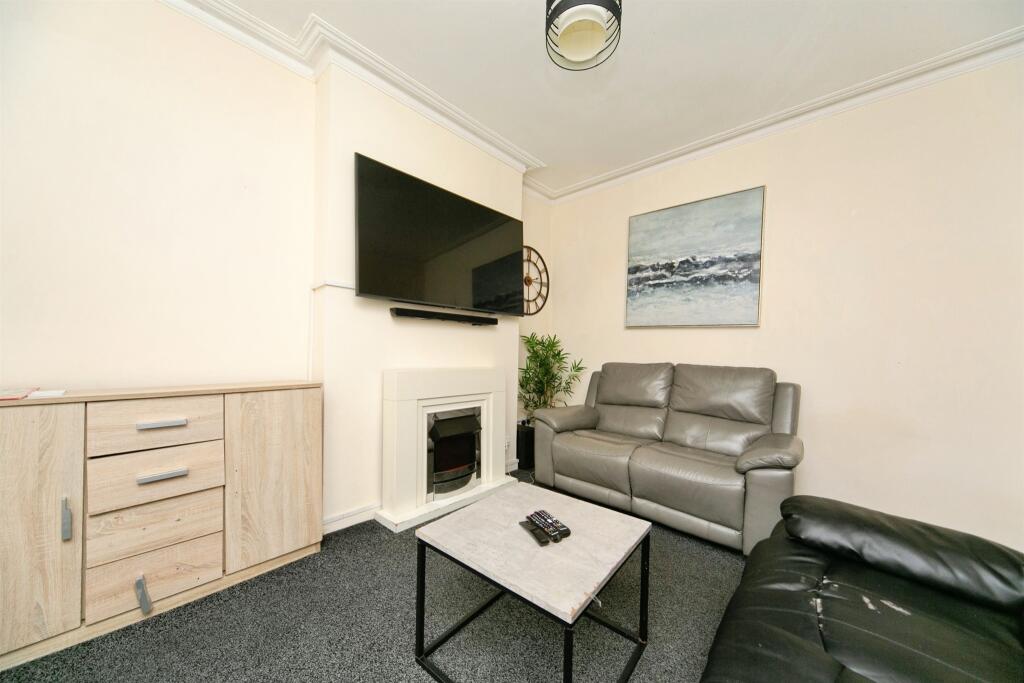 Cambridge Road, Ellesmere Port photo 3