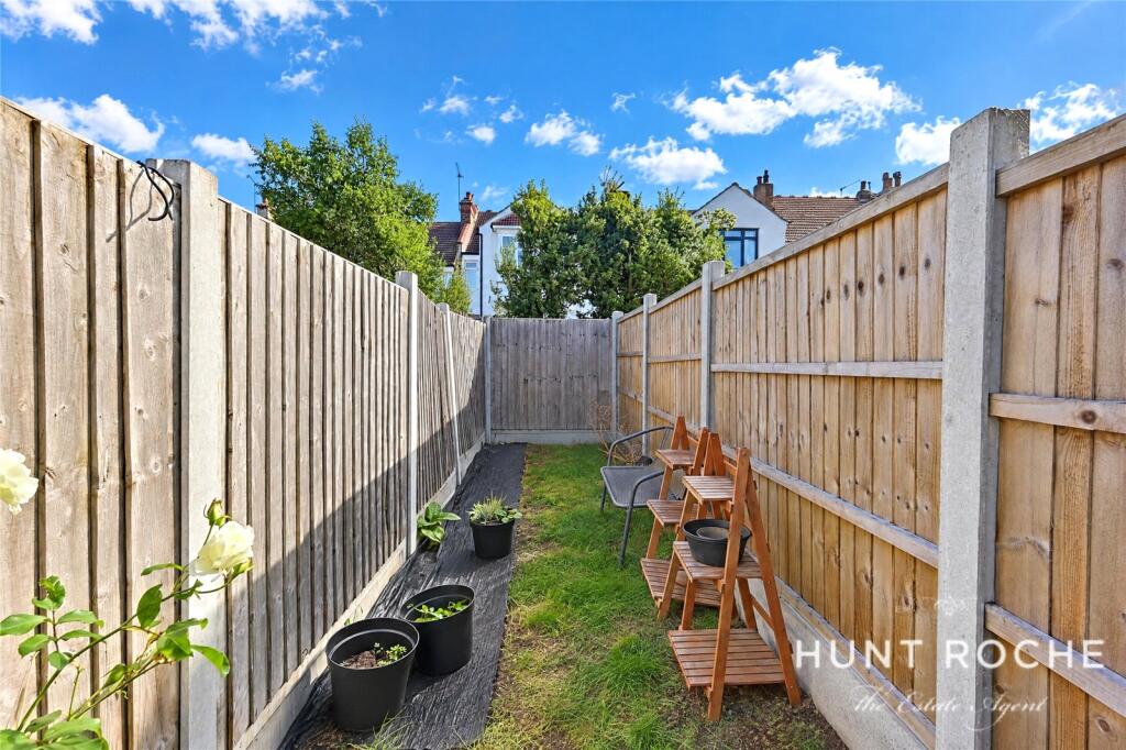 Apartment in Southend-on-Sea, Leigh-on-Sea - View 4
