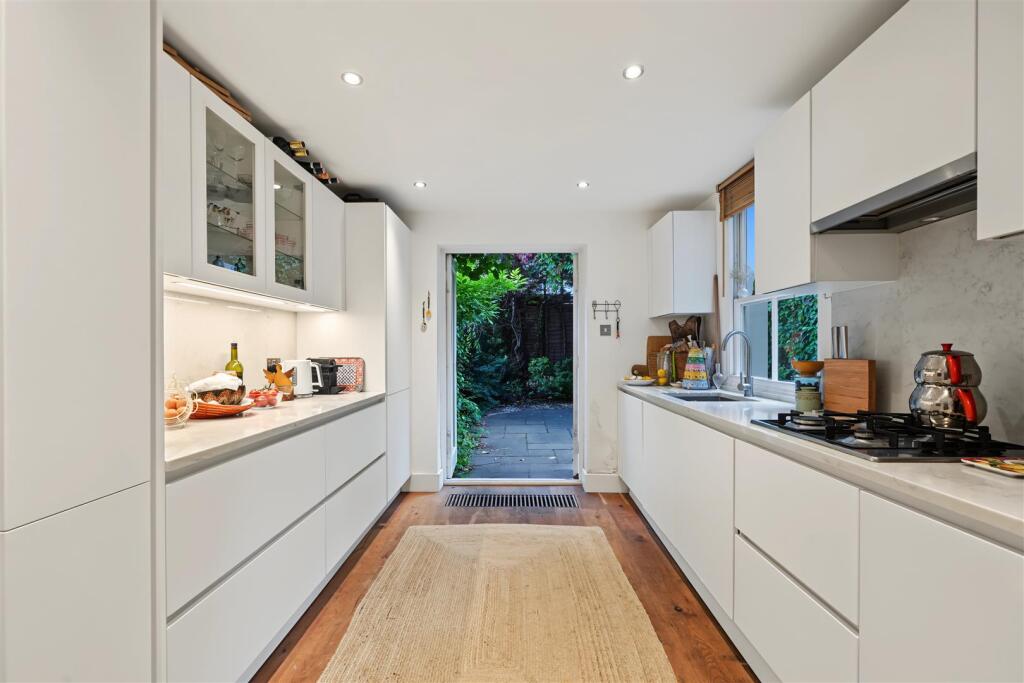 Apartment in London - More
