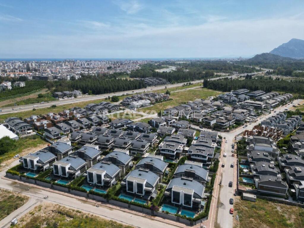 Main image of property: Antalya, Antalya, Konyaalti