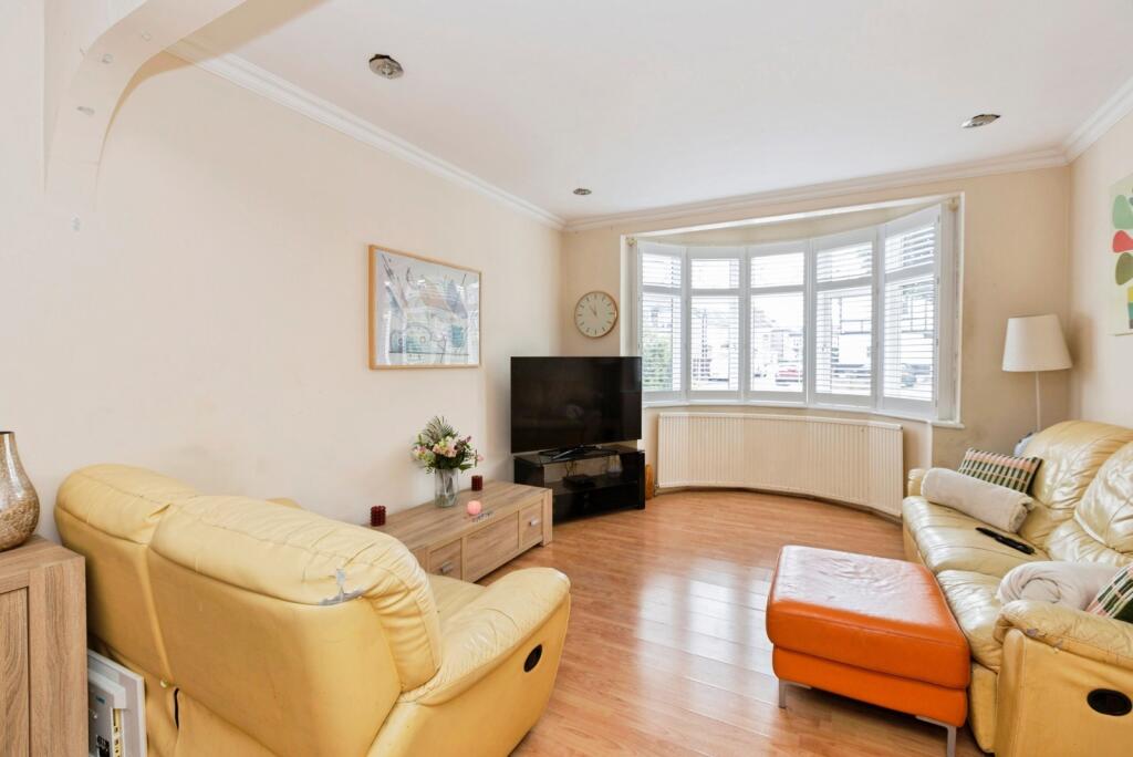 Fullwell Avenue, Ilford, IG6 photo 3