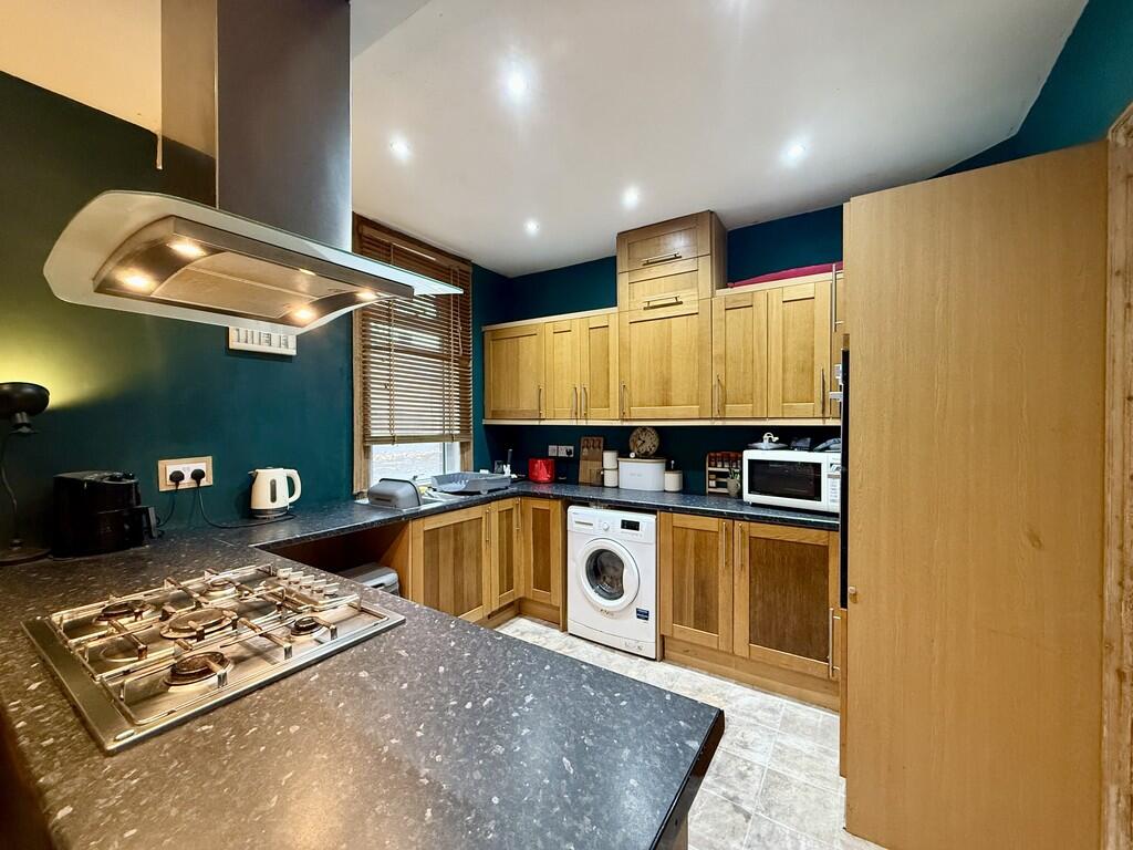 Park Grove, Bramley photo 3