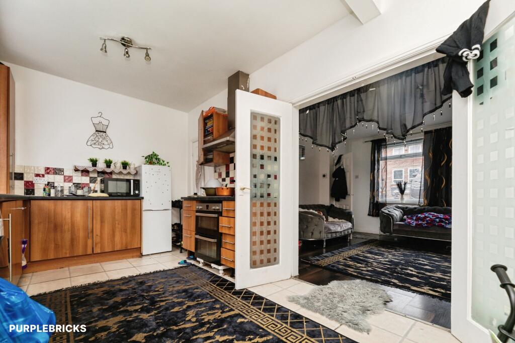 House in Sheffield, South Yorkshire - More