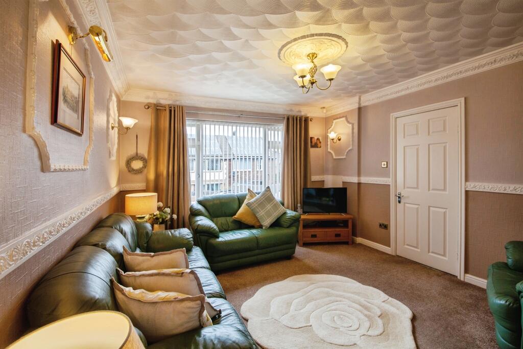 House in Wakefield - View 5