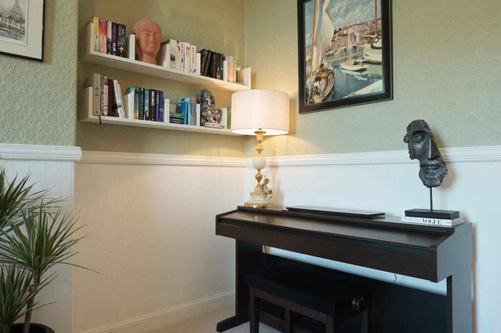 Apartment in Edinburgh, East Lothian - More