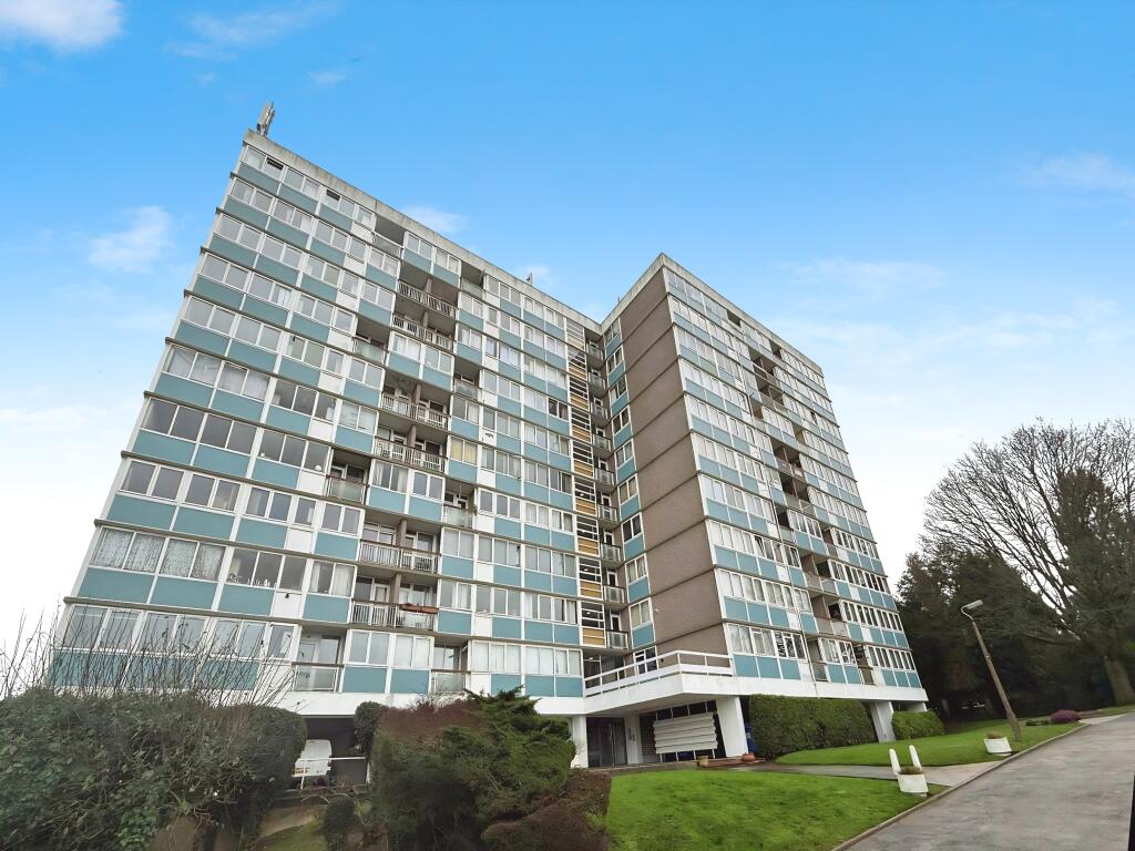 Main image of property: 22 Kenilworth Court, Cheylesmore, Coventry, West Midlands CV3 6HZ