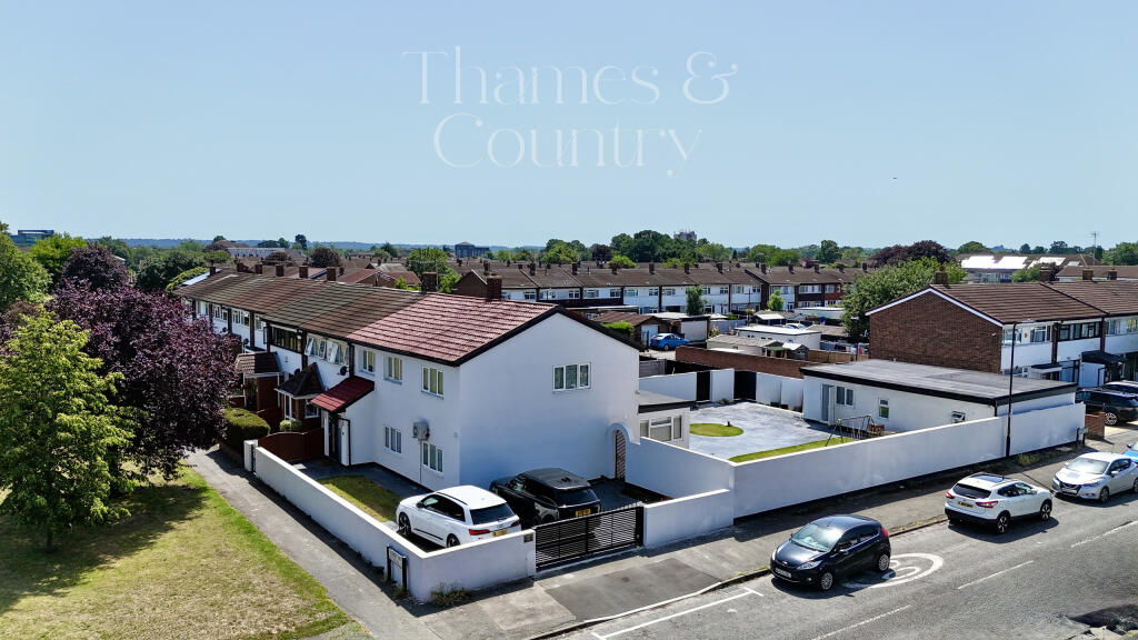 Main image of property: Humber Way 2,466 sq ft includes gym /office Slough, Berkshire
