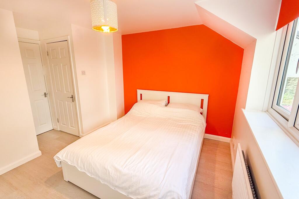 House in Twickenham - View 4