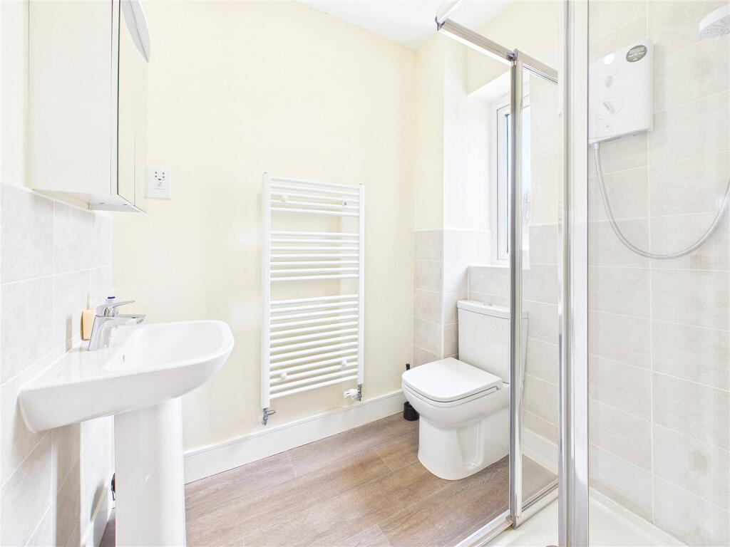 Vendeen Crescent, Worcester, Worcestershire, WR5 photo 4