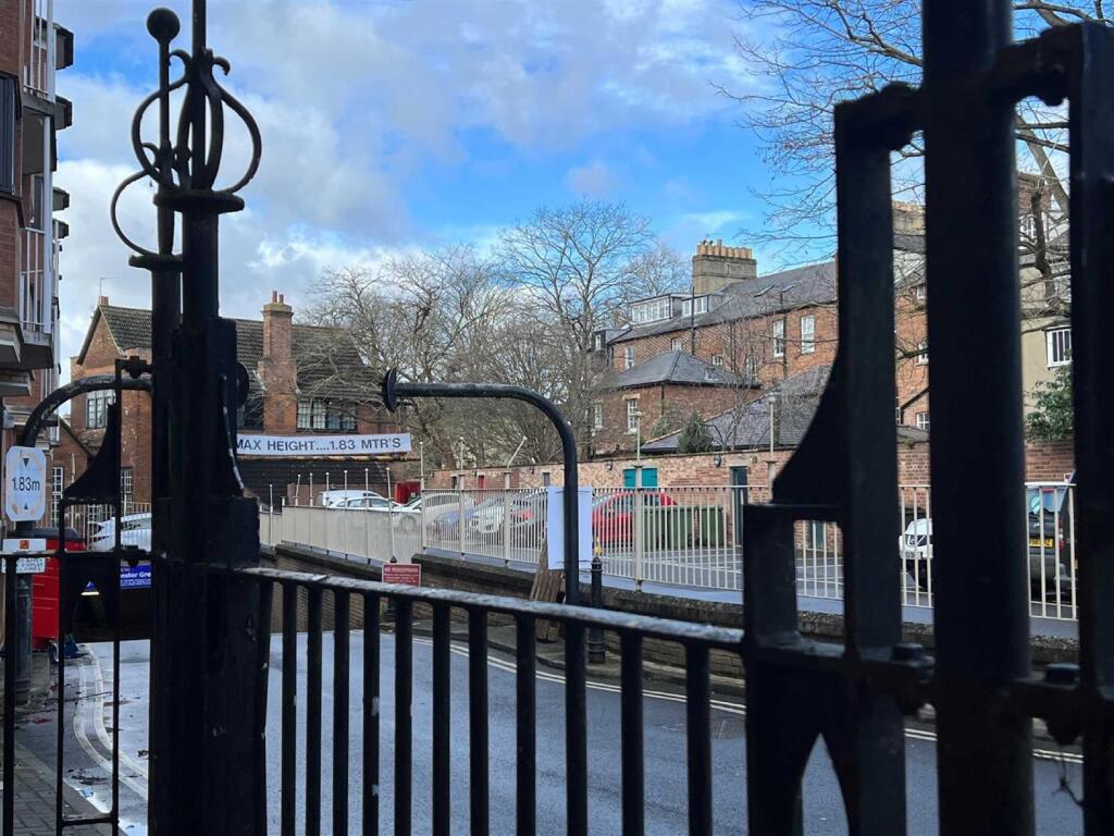 Main image of property: The Chilterns, Gloucester Green, Oxford