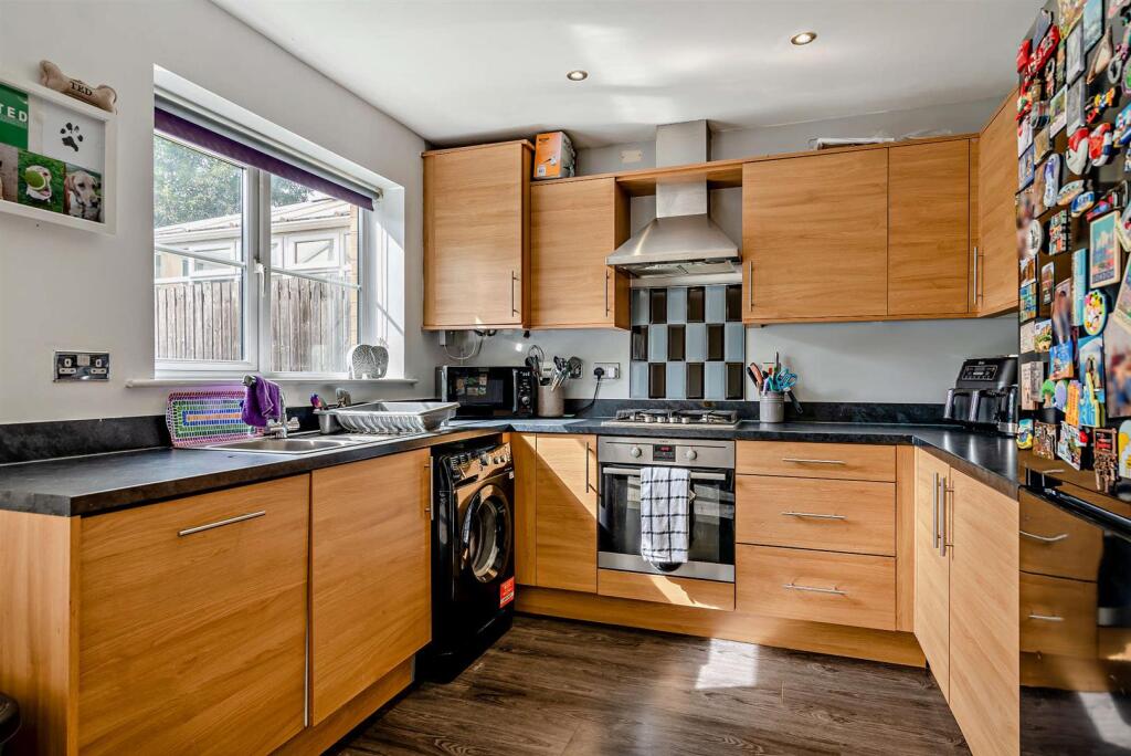 House in Leeds, West Yorkshire - View 4