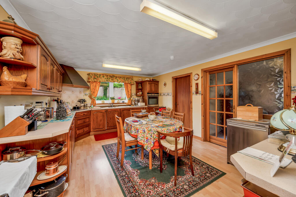 Tri Deug Sealbach, 18 Rowan Crescent, Dornoch, Highland, IV25 3QP - View 4