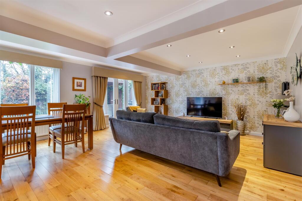 Rochdale Court, Mansfield - View 4
