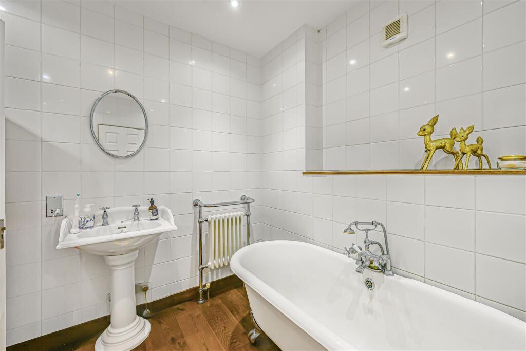 House in Ilford - View 4