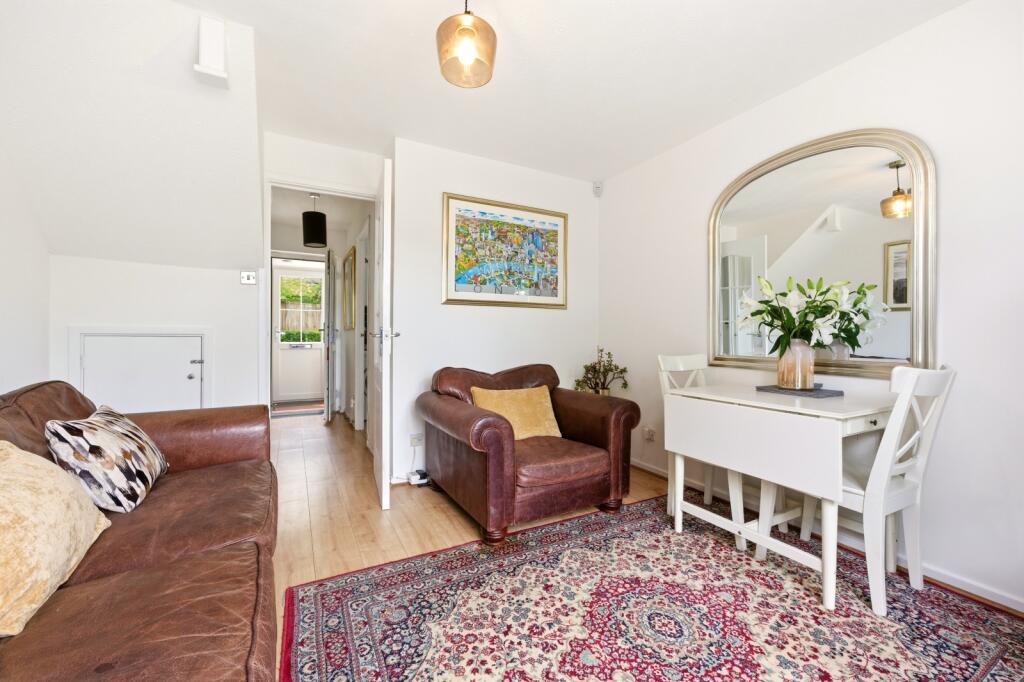 Loire Mews, Harpenden, Hertfordshire, AL5 photo 4