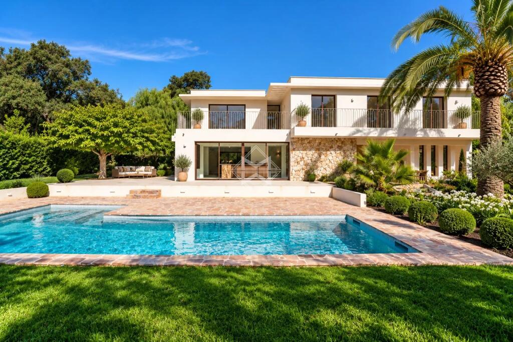 Main image of property: Provence-Alps-Cote d`Azur, Var, La Croix-Valmer