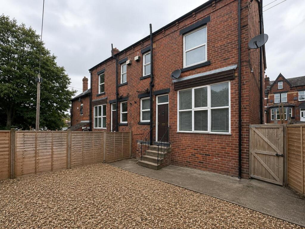 Apartment in Leeds, Harehills Corner, Harehills - More