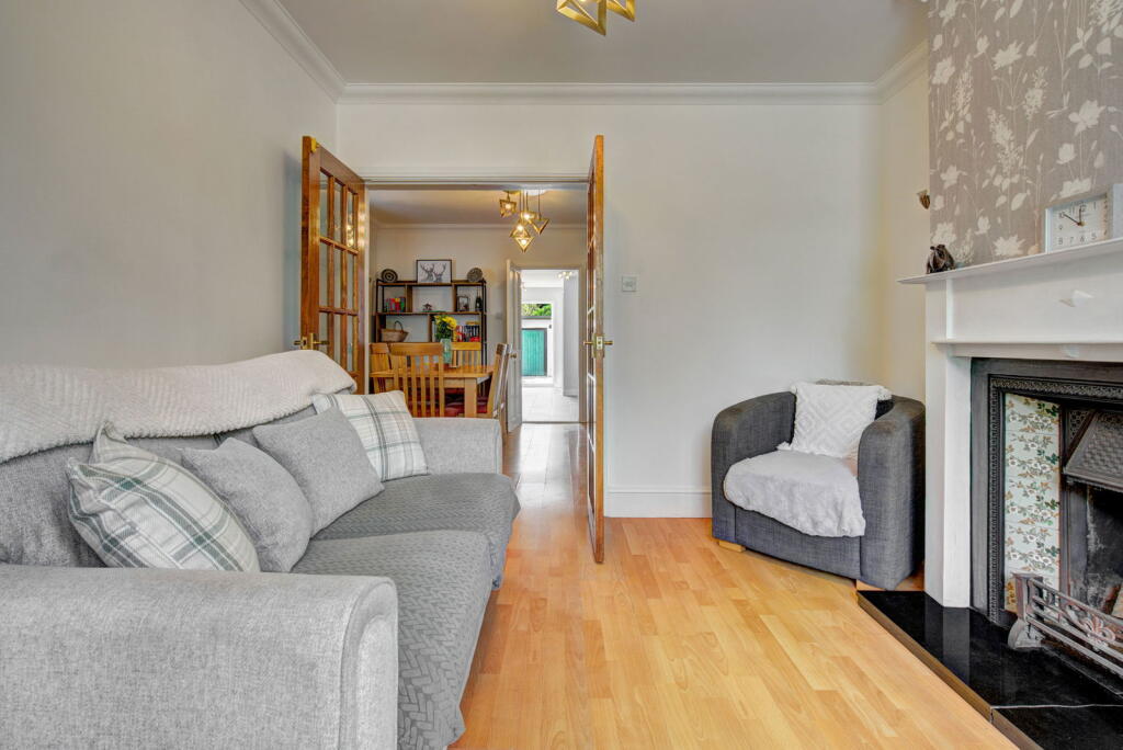 Henley, Long Lane, Saughall, CH1 6DN photo 4