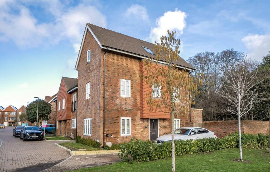 Main image of property: Beatrice Square, Tadworth, Surrey, KT20