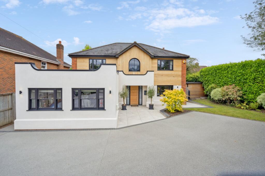 Main image of property: St Leonards Road, Amersham, Buckinghamshire, HP6