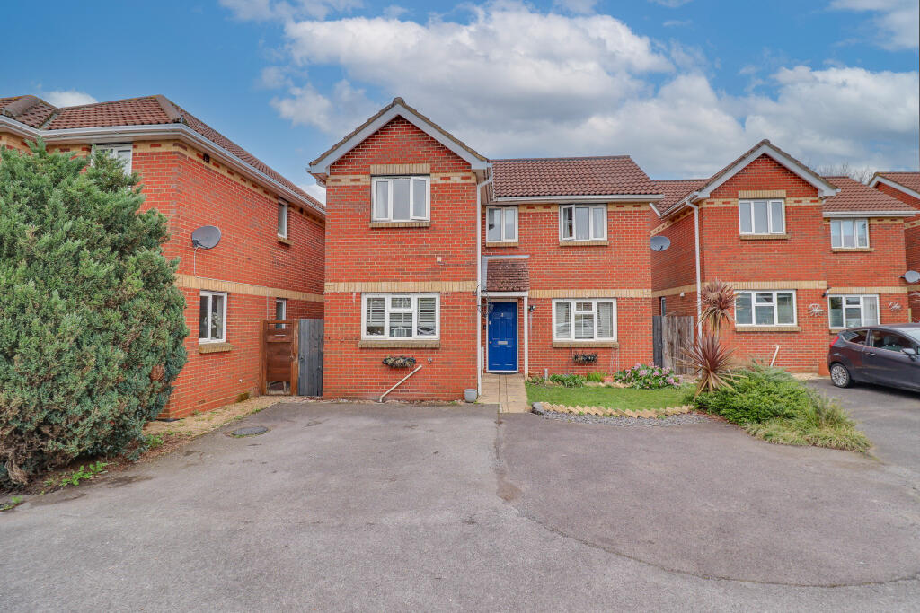 Main image of property: SHOLING! IMPRESSIVE OPEN PLAN LIVING AREA! QUIET LOCATION!