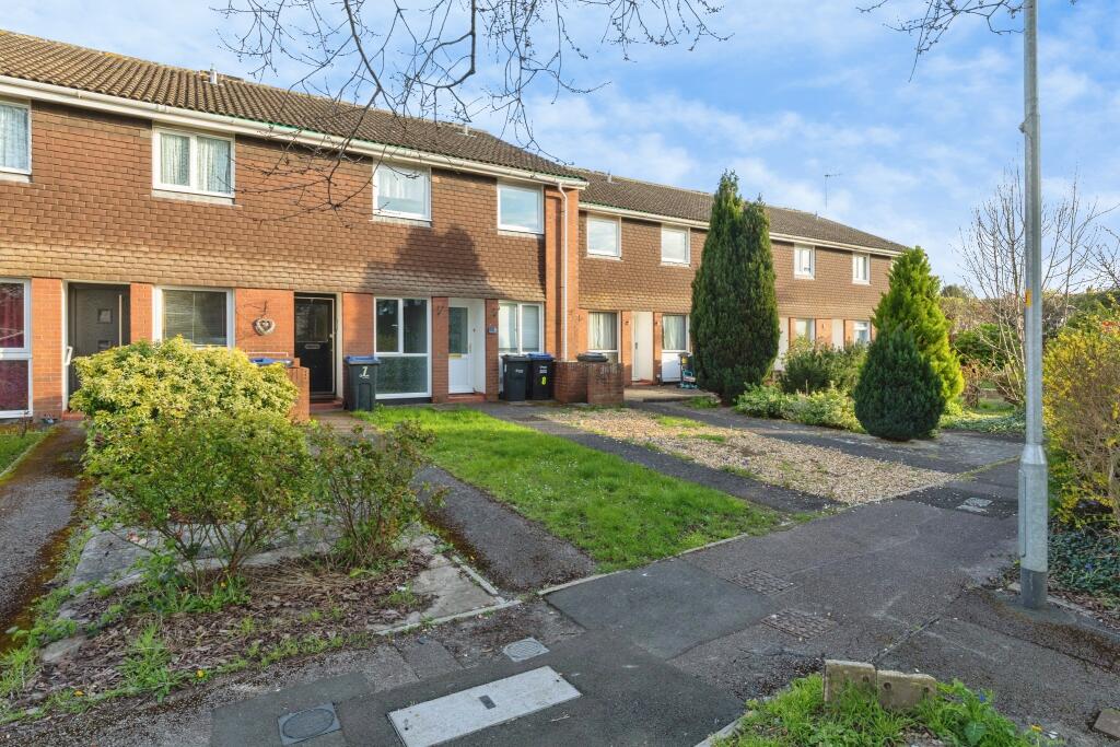 Henderson Close, Trowbridge, BA14 photo 2