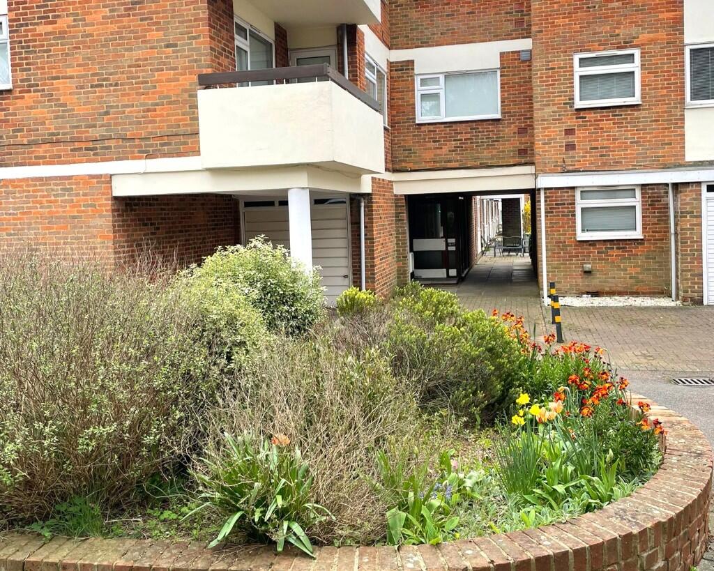 Main image of property: Carlton Road,Harpenden,AL5 4SY