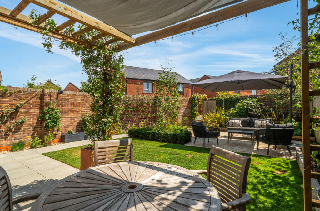 Ock Way, Godalming, Surrey, GU7 photo 4